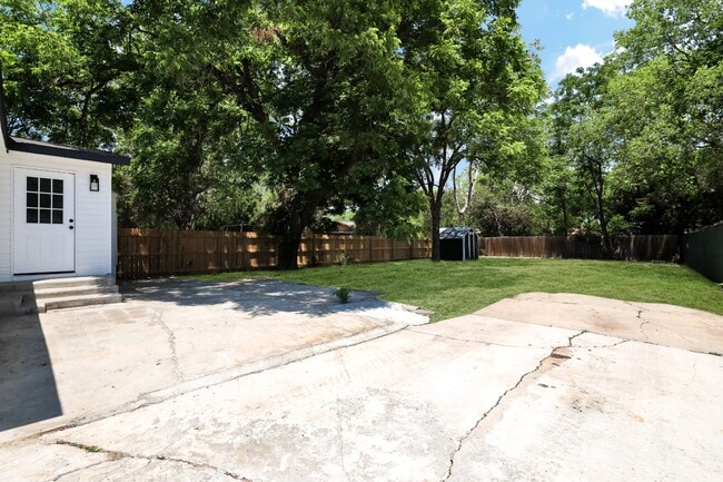 Building Photo - 775 Yucca St