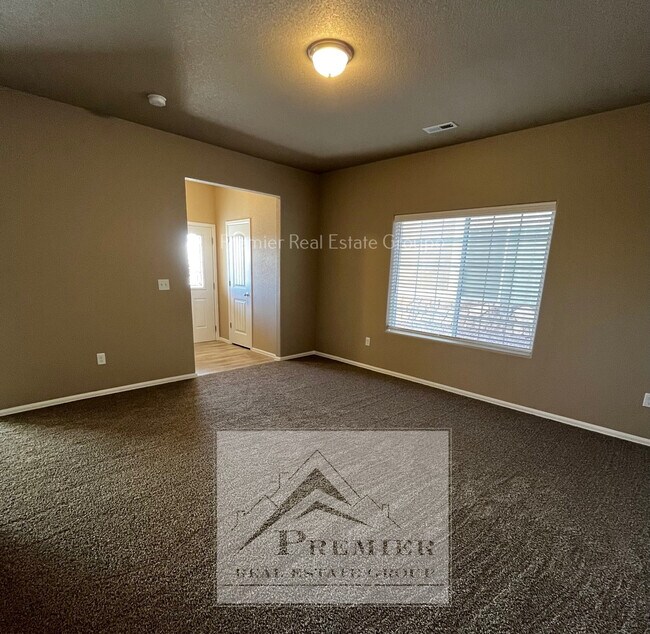 Building Photo - 7773 Sand Lake Heights