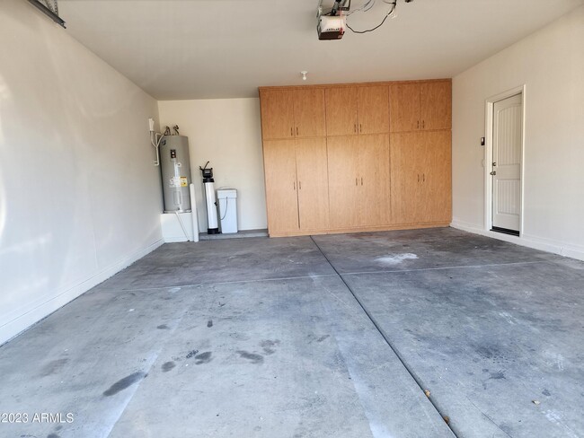 Building Photo - 7559 W Andrea Dr
