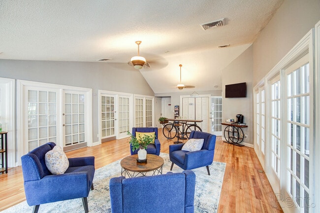 Building Photo - Element at Creekside