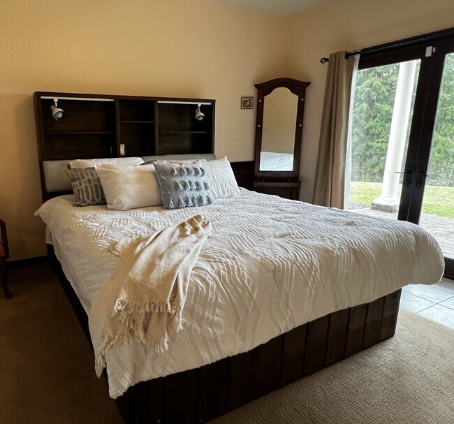 Foto del edificio - 418 Ravenwood Rd