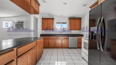 Building Photo - 4102 E Plaza Blvd