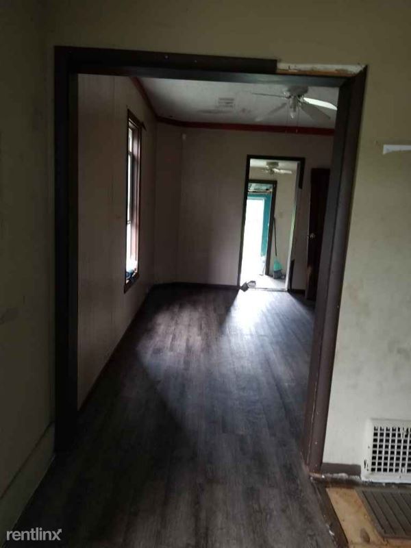Building Photo - 671 W Hopocan Ave