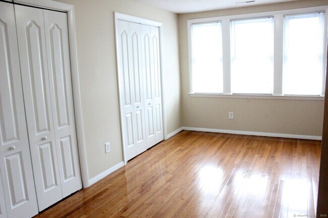 Foto del edificio - 97 Brownell St