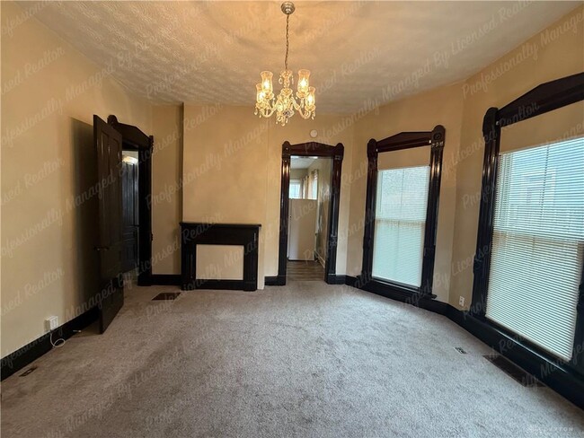 Building Photo - 227 James St