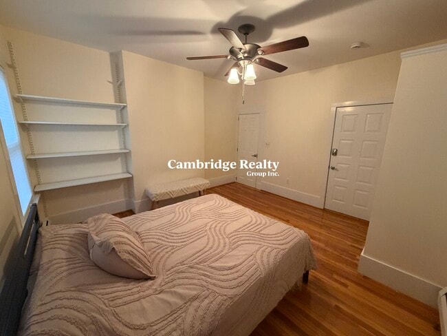 Building Photo - 69 Oak St