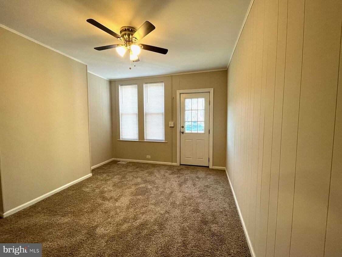 132 Woodland St, Trenton, NJ 08611 Townhome Rentals in Trenton NJ