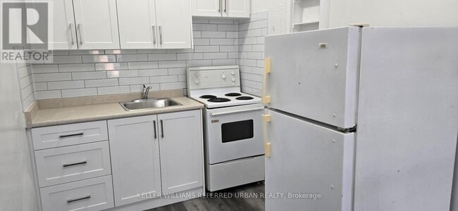 Building Photo - 137 Eglinton Ave W