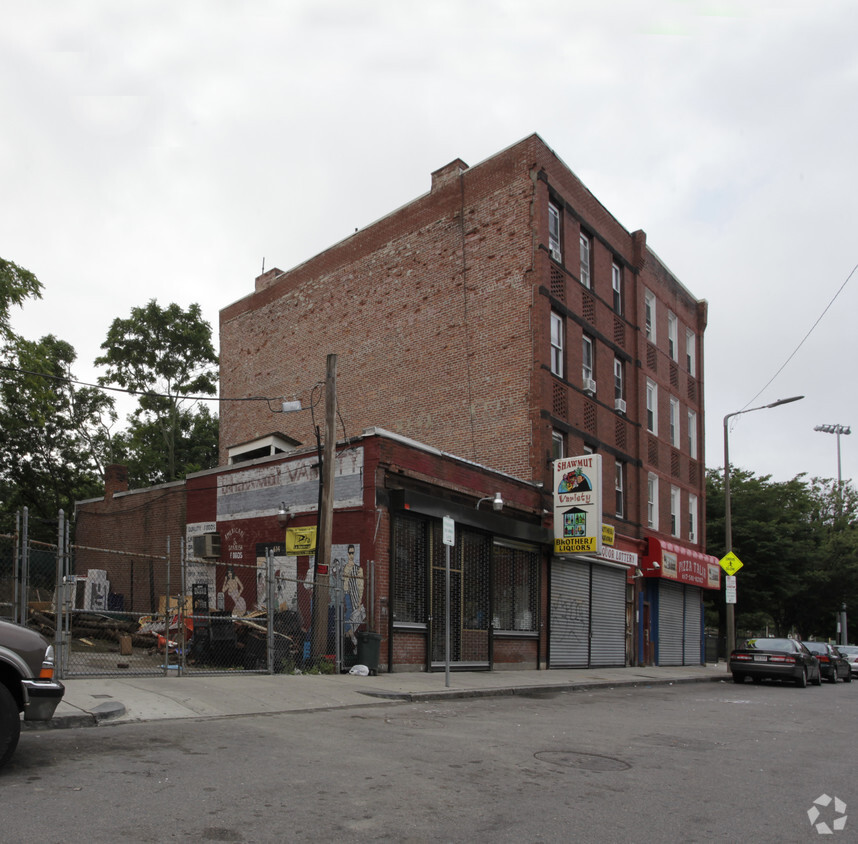 Primary Photo - Brothers Liquors