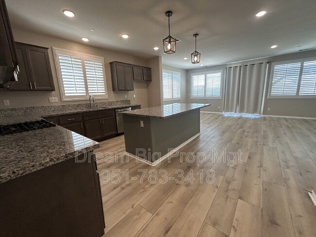 Building Photo - 1327 Black Diamond