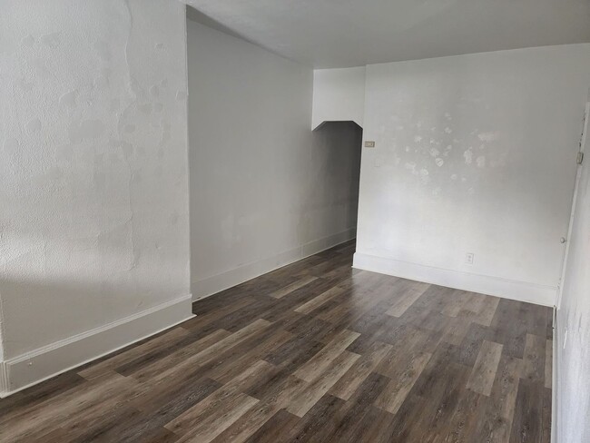 Photo - 115 W 23rd St Apartment