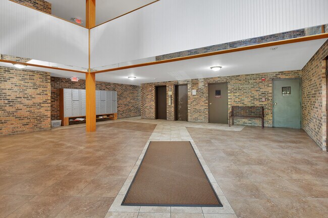 Foto del edificio - 8970 N Parkside Ave