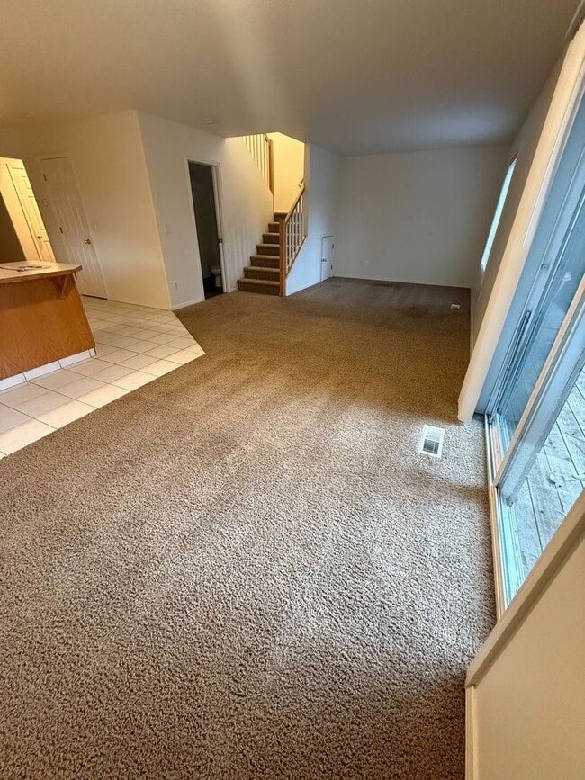 Building Photo - **BEAUTIFUL 3B/2.5Ba HOME IN DESIRABLE FIS...