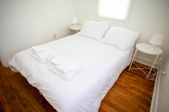 Foto del edificio - 228 56th St NE