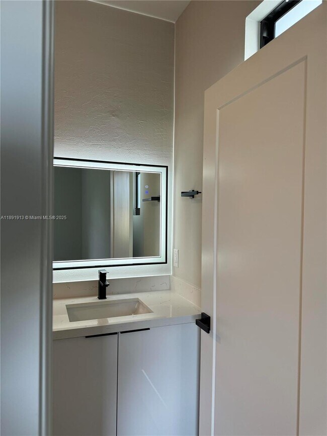 Foto del edificio - 4876-4830 30th St SW