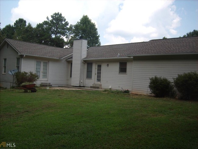 Building Photo - 283 Clover Dr