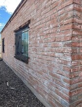 Building Photo - 1152 E Winnie Pl