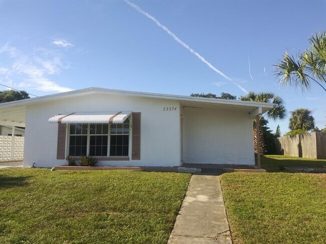 Foto del edificio - 22274 Hernando Ave