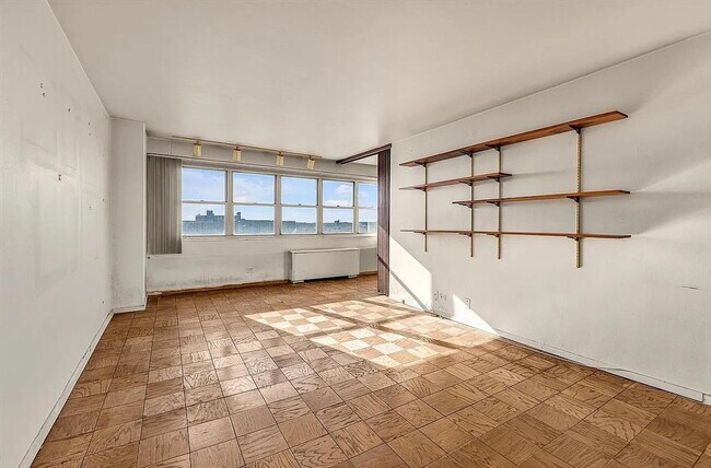 Foto del edificio - 10210 66th Rd - APT 15G