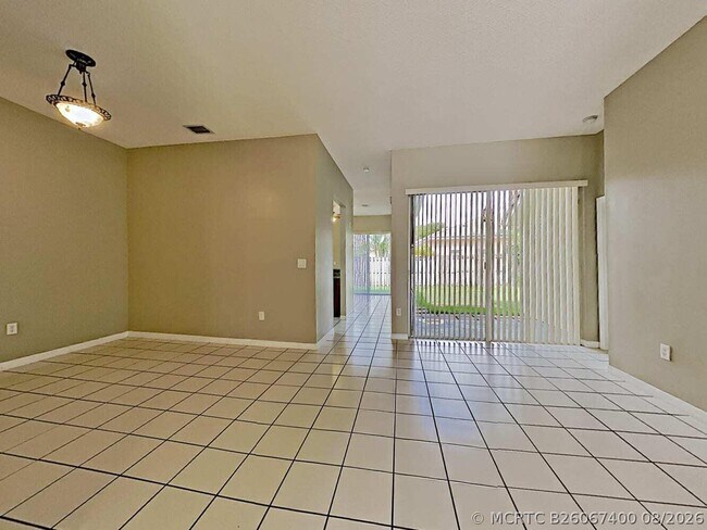 Foto del edificio - 8120 SW 162nd Path
