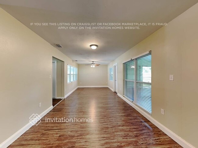 Foto del edificio - 324 Lake Fair Ln