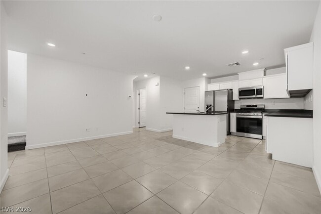 Building Photo - 3509 Golden Chariot Ave