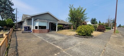 Building Photo - 1840 N Shirley St