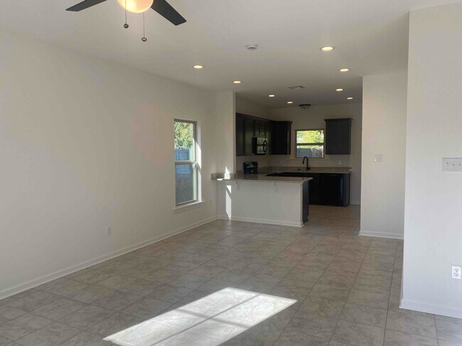 Foto del edificio - 44067 Parker Blvd