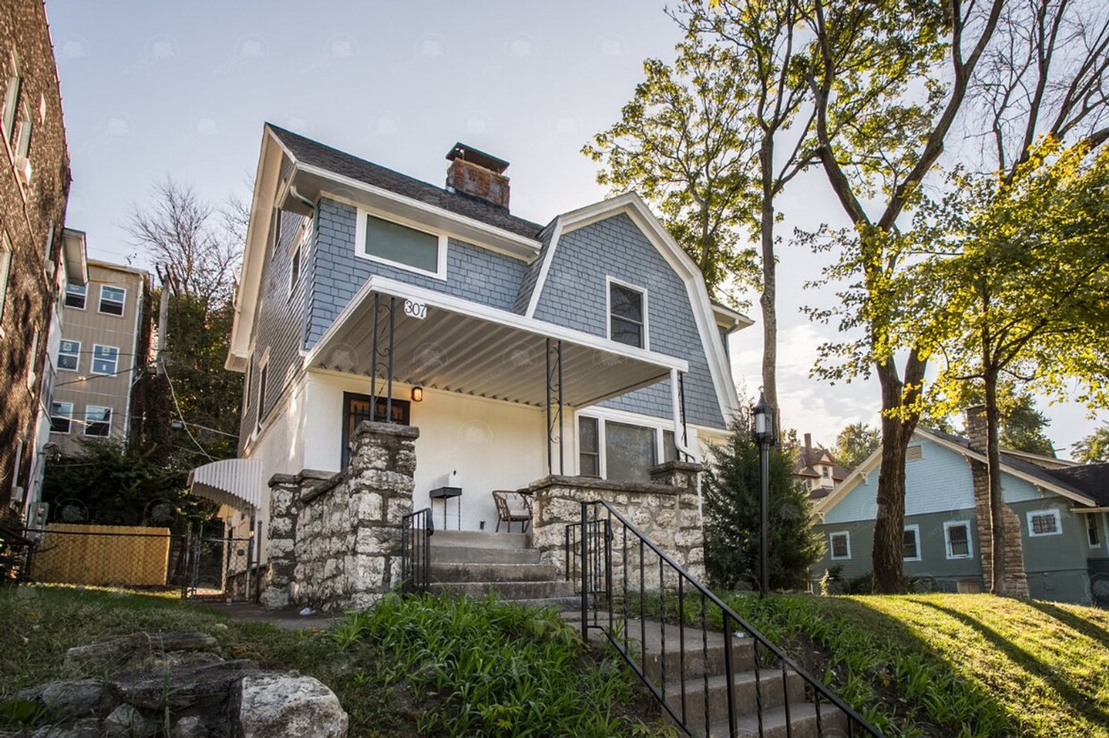Primary Photo - 3-bedroom 3-bathroom w/a loft in historic ...