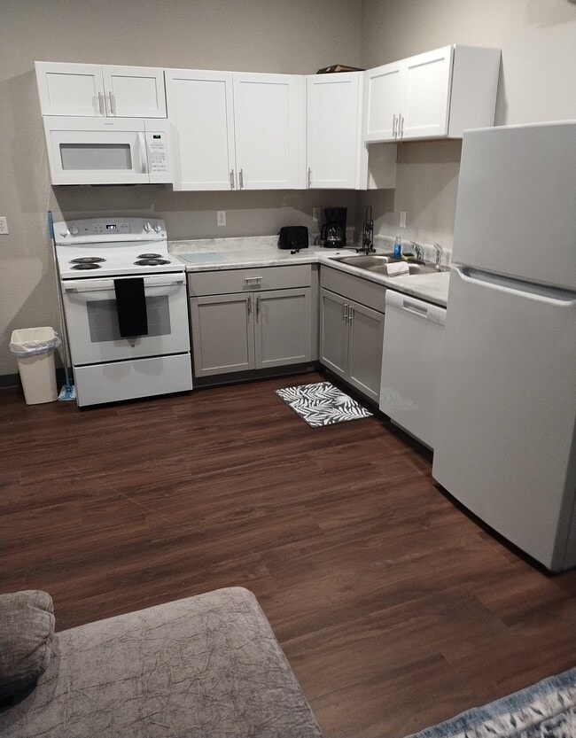 Kitchen - Graystone Trail