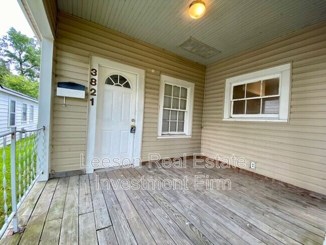 Building Photo - 3821 Richmond Ave