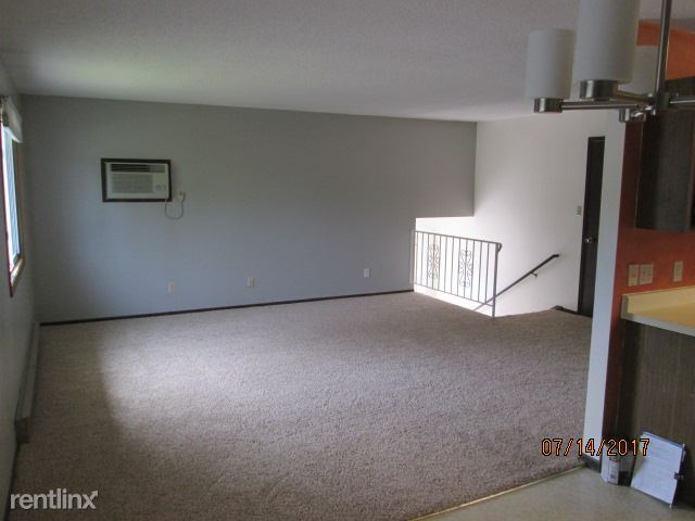 Foto del edificio - 716 Great Plains Ct