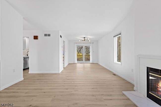 Building Photo - 8 Canada Goose Dr