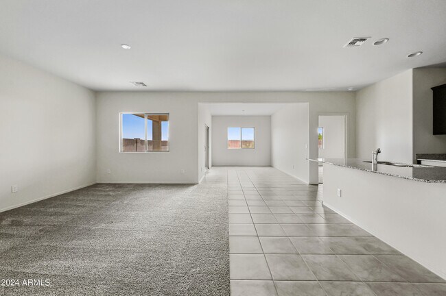 Building Photo - 18259 N Presley Ln