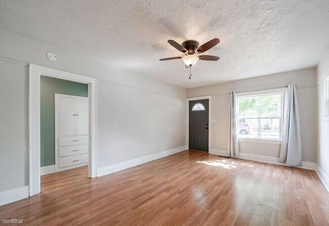 Building Photo - 2 br, 1 bath House - 595 15th Street North...