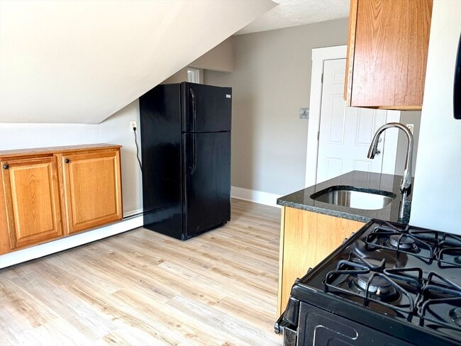 Building Photo - 58 Estes St