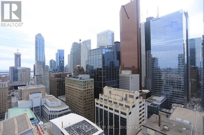 Photo du bâtiment - 25 Richmond St E