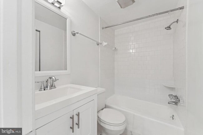 Foto del edificio - 1718 Corcoran St NW