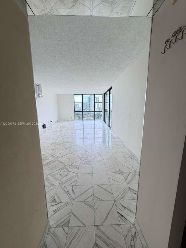 Building Photo - 20379 W Country Club Dr