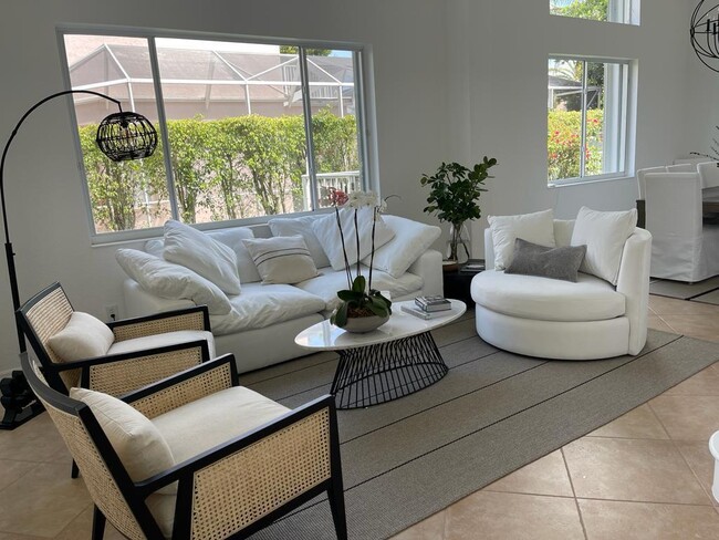 Foto del edificio - 4600 Mariners Cove Dr