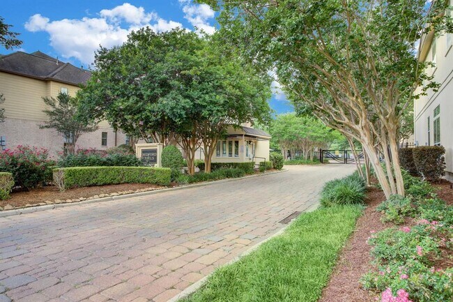 Foto del edificio - 9026 Lakes at 610 Dr