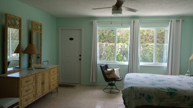 Foto del edificio - 4515 NW 3rd Ct