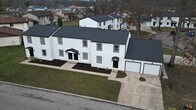 Foto principal - Modern 2-Bedroom, 1.5-Bathroom Condo in So...