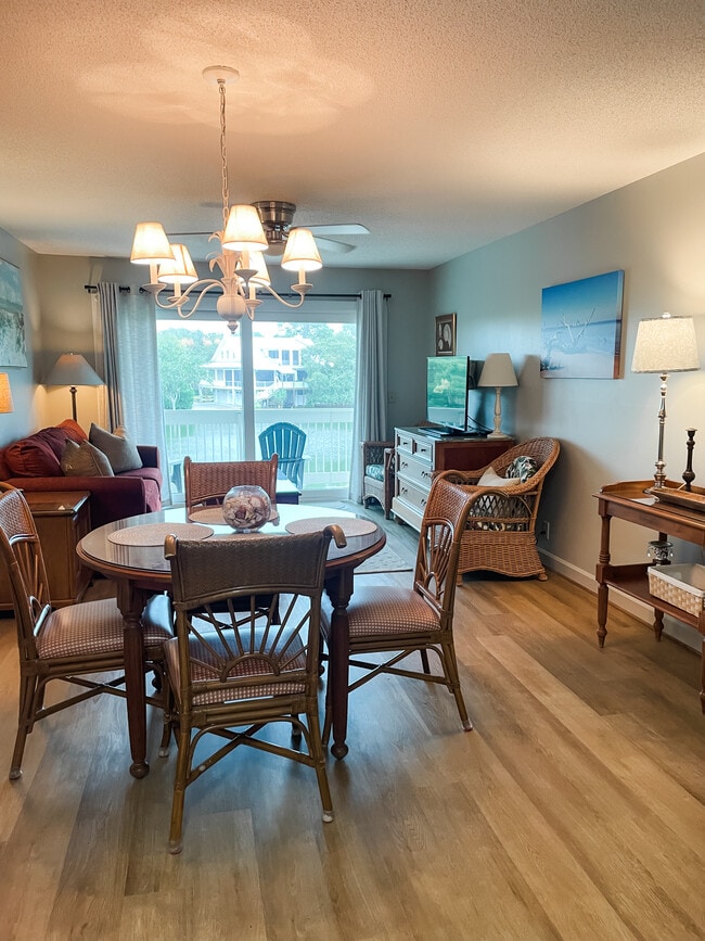 Foto del edificio - 515 N Windward Dr