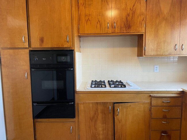 Building Photo - San Bruno 1 bed 1 bath available now