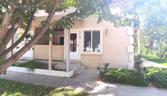 Foto del edificio - 1713 Woodburn St