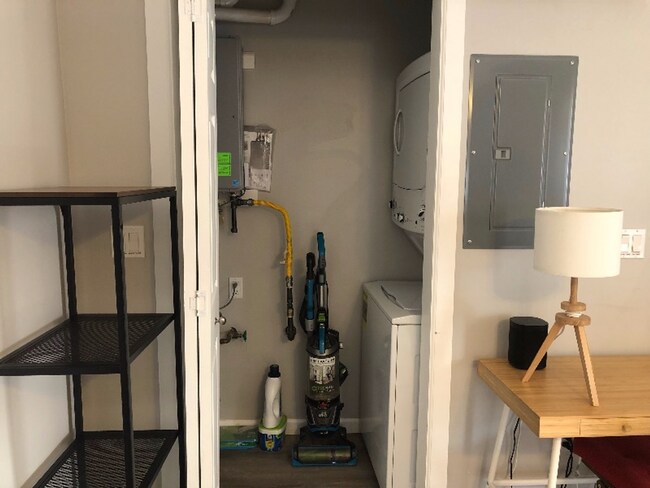 Foto del edificio - NEWLY REMODELED 1 BED 1 BATH