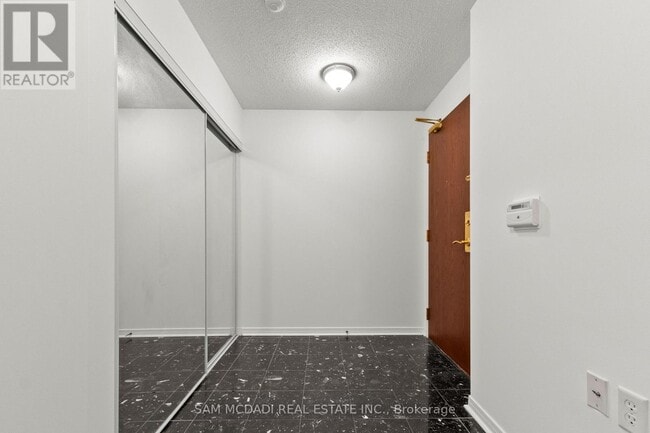 Building Photo - 20 Olive Ave