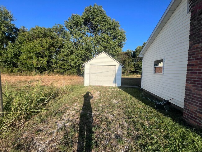 Foto del edificio - Unique 3 Bedroom Home South of Carl Junction