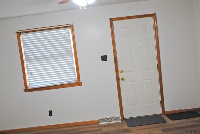 Foto del edificio - 1231 Centennial Dr